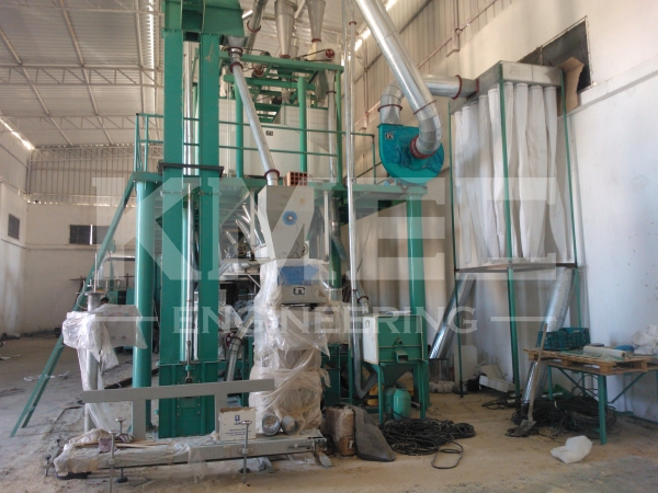 Flour packing machine and bag type dust collector